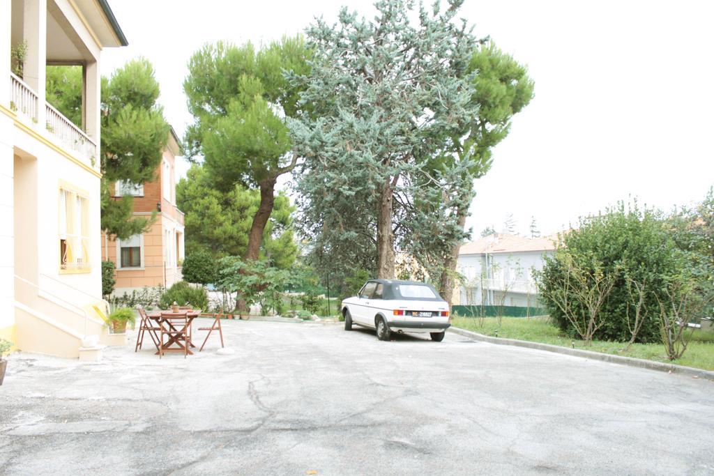 Pino Marittimo Bed & Breakfast Civitanova Marche Exterior photo