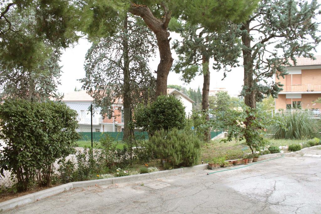 Pino Marittimo Bed & Breakfast Civitanova Marche Exterior photo